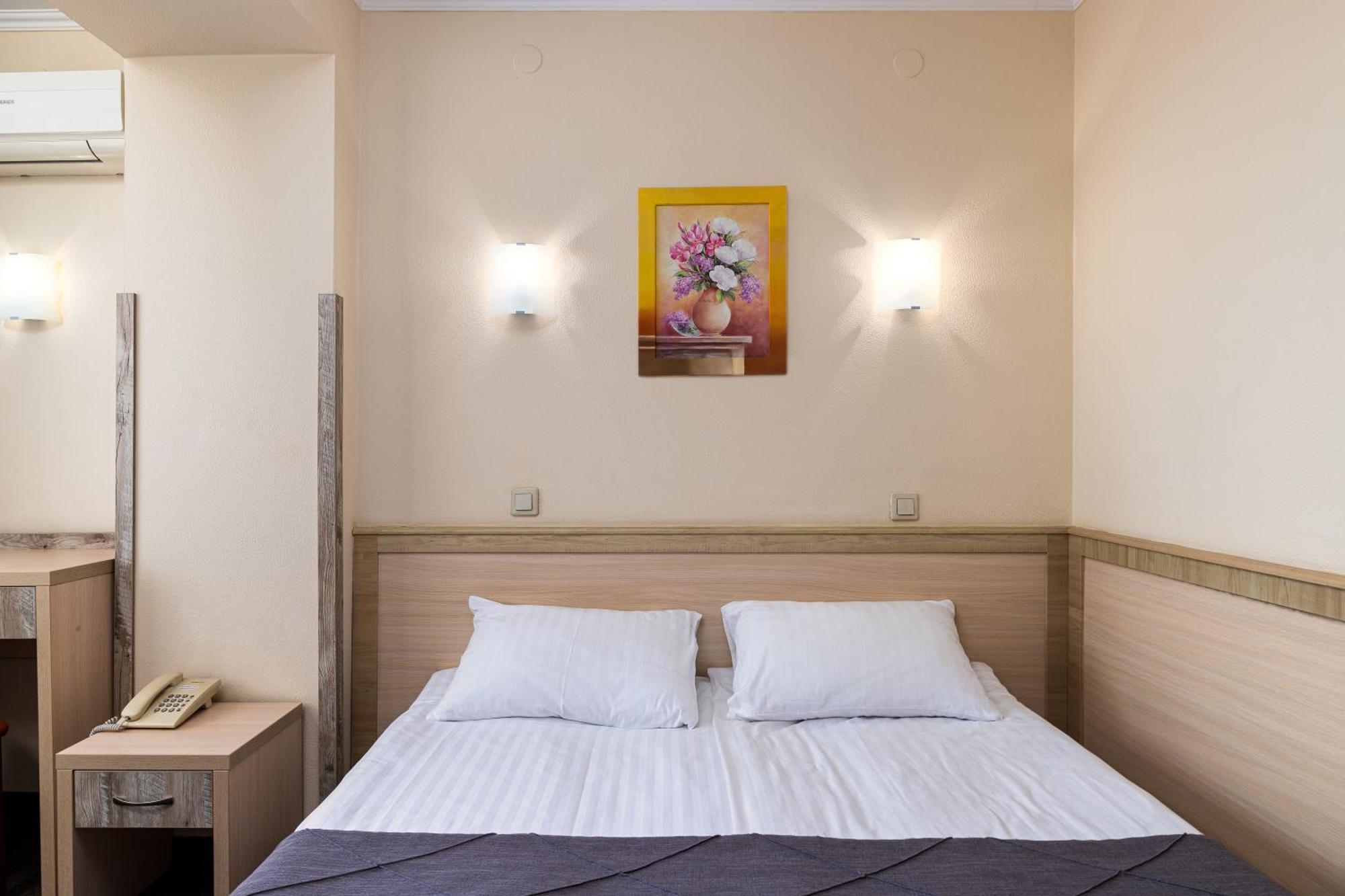 Sonata Hotel & Restaurant "Готель Соната" Lvov Pokoj fotografie