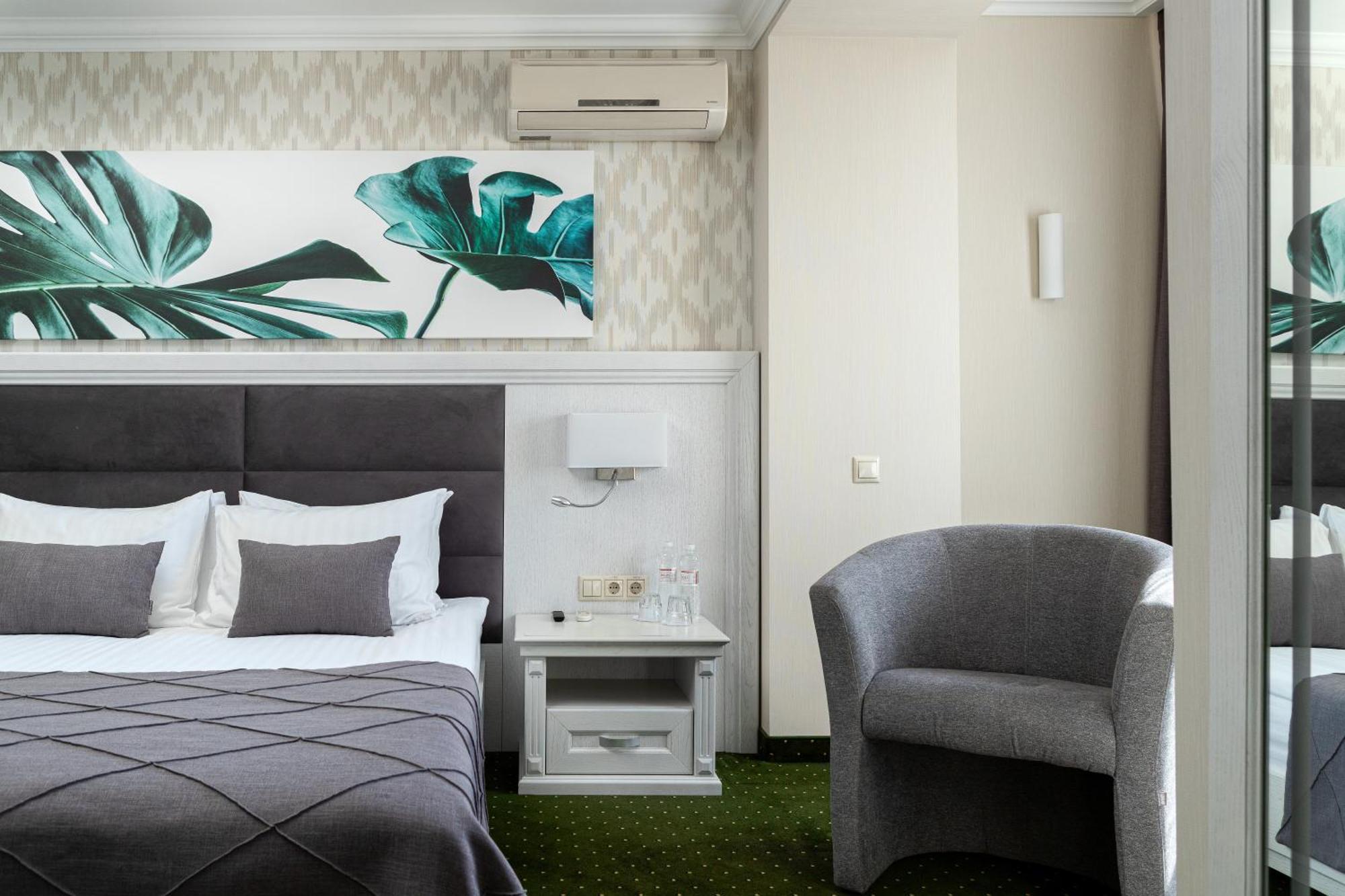 Sonata Hotel & Restaurant "Готель Соната" Lvov Pokoj fotografie